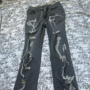 Stylish Gray Distressed Women Jeans
